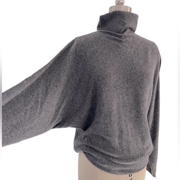 SOLD Saks Fifth Avenue 100% Cashmere Gray batwing sleeve turtleneck sweater L - Picture 7 of 12